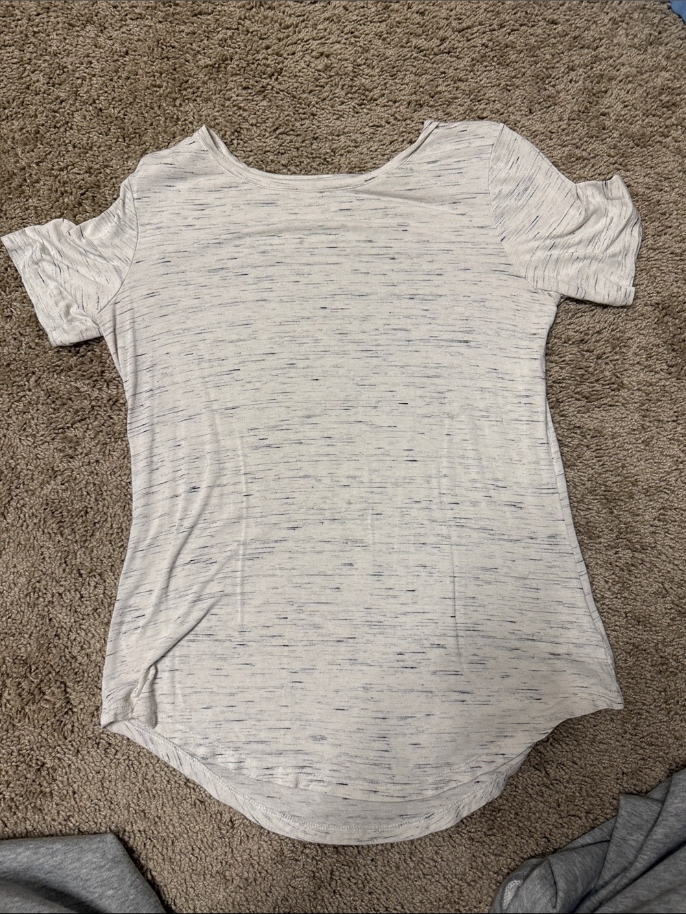 Old Navy Heathered White Short Sleeve Tee with Navy Flecks